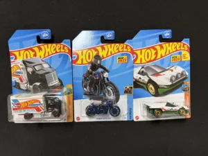 Hot Wheels Carded Vehicles Lot – Semi Truck, Honda CB750 Cafe, White/Green Race Car