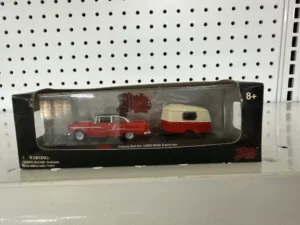 Chevy Bel Air 1955 with Caravan Diecast Set