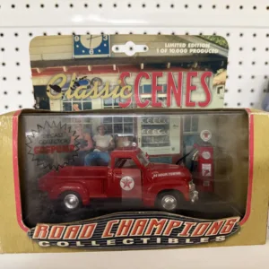 Road Champions Classic Scenes Texaco Gas Pump Diecast Collector Set